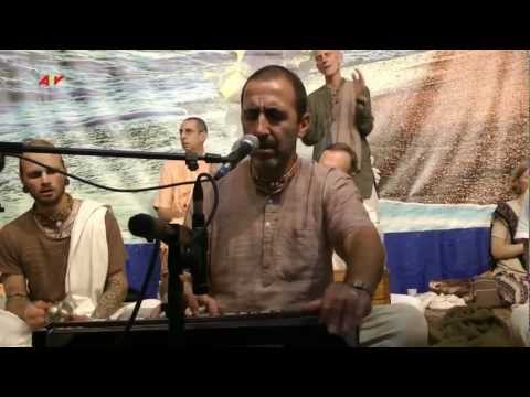 2011 09 10 Evening kirtan part 2