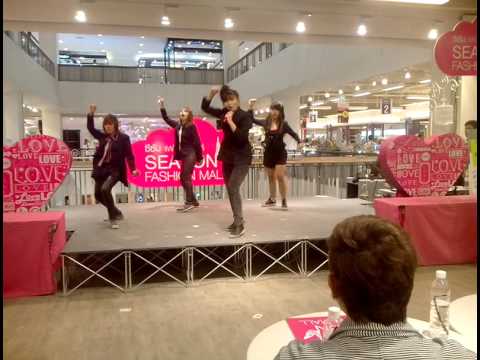 Debonair cover 2ne1 @ Secon Bangkae 15/6/2556