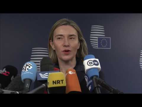 "The Independent": Trump ndërton mure, Mitrovica i shemb - Top Channel Albania - News - Lajme