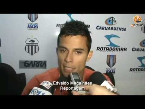 Todos os gols e alguns lances do artilheiro do Central no PE2013.