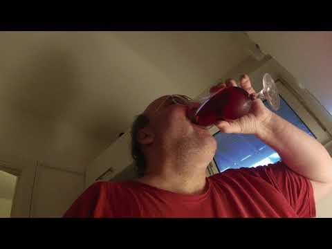 MongoTV_6236 - Kigger På Flyttekasser i Forstue Stået 7 År - Del 13 - 2 Kasser Tegneserie Blade