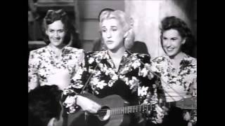 Musik-Video-Miniaturansicht zu Don't Fence Me In Songtext von The Andrews Sisters
