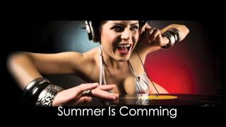 Dj The Bass - Summer Is Comming Out