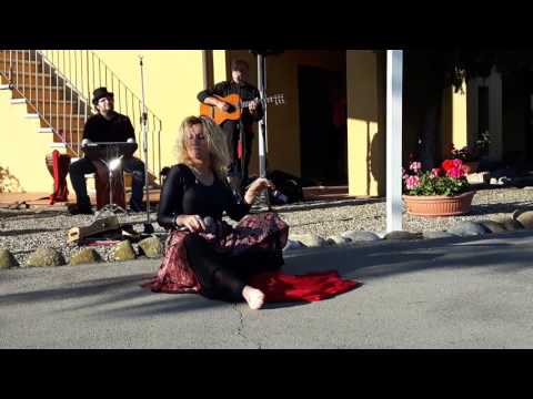 Valentina MONTONE & il suo gruppo - Brigante se more.
