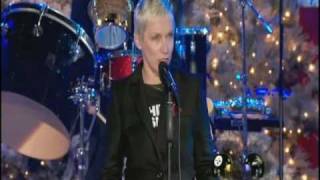 Annie Lennox GOD REST YE MERRY GENTLEMEN (live)