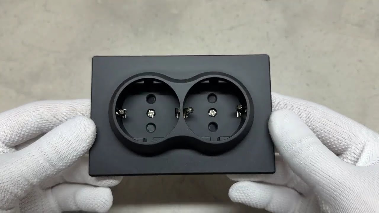 Розетка подвійна із заземленням вугільно-чорна VIDEX NOTA (VF-NT-SK2G-BL)