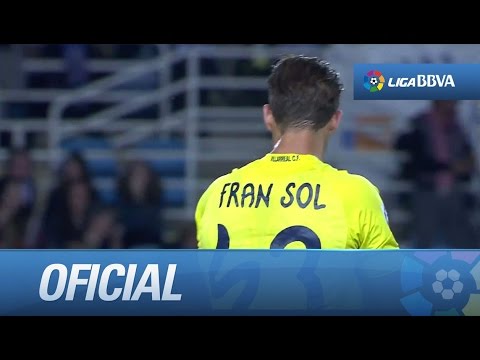 Cabezazo de Fran Sol que toca Rulli y se estrella en el palo