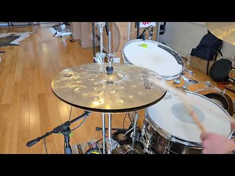 Cymbals - Istanbul Agop 17" XIST Dry Dark Brilliant Hi Hats image 3