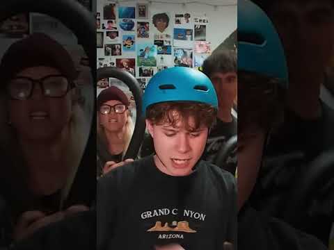 KingSammelot PUNCHED ME 👊