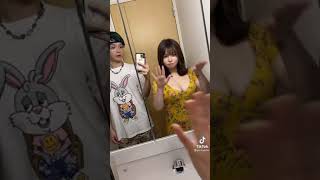 えっちな服着てんなぁ