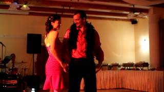 preview picture of video 'Adri & Csabi esküvő - Piros ruhás tánc'