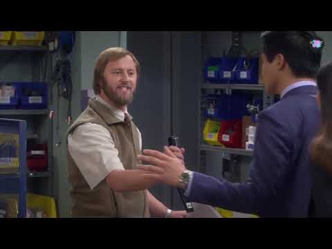 Ground Floor s01e08 - Harvard alone in the cage