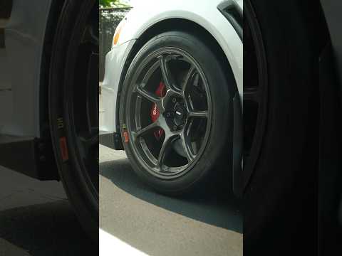 Ultragram mounted on an #evox 18 x 10.5” ET25 / Carbon Bronze Metallic