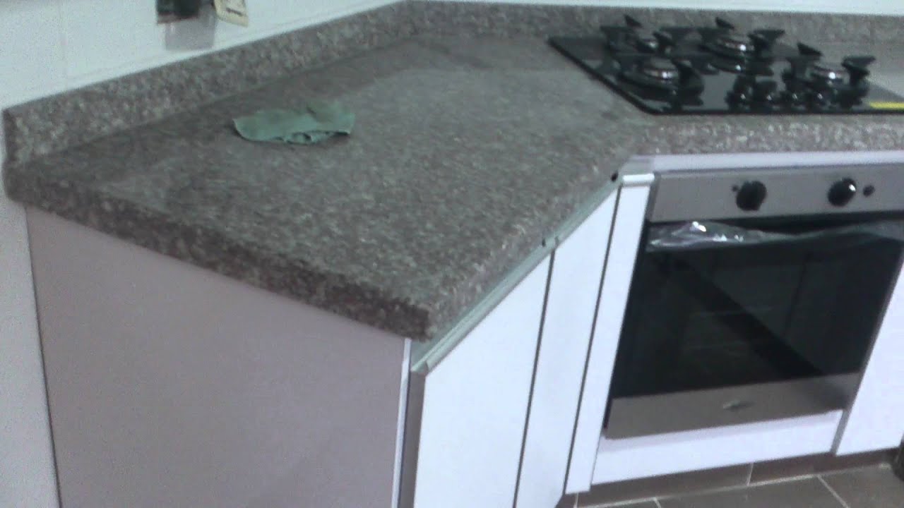 COCINA VIDRIO CAFE Y ALUMINIO