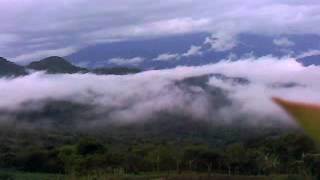 preview picture of video 'Vista desde El PUCA La Montaña del CELAQUE'