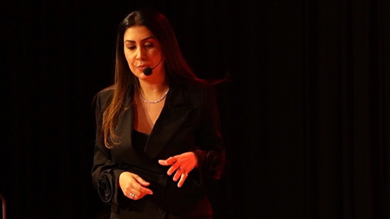 O abandono que ninguém percebe | Ariane Russo | TEDxSão José do Rio Preto Women