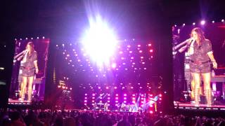 Sara Evans - A real fine place to start CMA Fest LP Field Nashville 2014