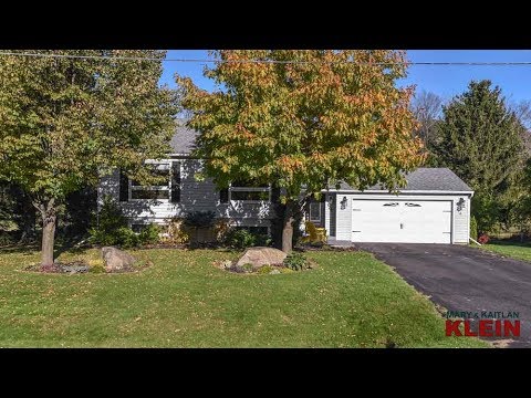 Mono Mills, Caledon - 3 Bedroom Bungalow Backing to Glen Haffy Conservation Mary Klein & Kait Klein