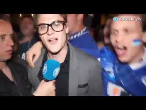 Reporter probeert verslag uit te brengen in de Gentse Overpoort (zoomin.tv)