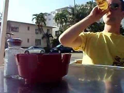 Josh loves Cerveza (Miami 2008)