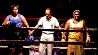 1st. Round TKO : Women Boxing : Kisha Snow / Evelyn Roundtree