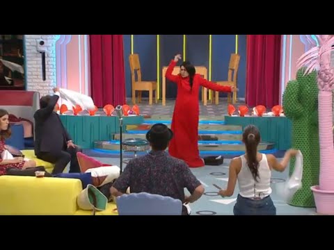 Performance Iamme Ià - Marina Abramovich Scena Extra - Virginia Raffaele - LOL 2 Ep Bonus