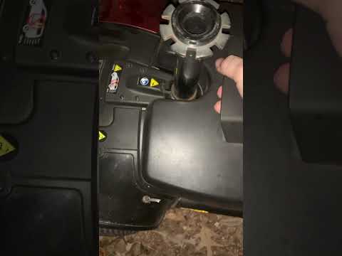 How to install the Battery in Pride Mobility GoGo Sport scooter #pridemobility