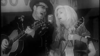 Emmylou Harris and Elvis Costello - Love Hurts - Live.wmv