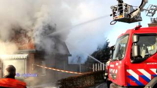 preview picture of video 'Uitslaande woningbrand Rading Loosdrecht 03-01-2011'