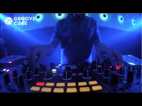 Groove Cube LIVE with Ronnie Spiteri