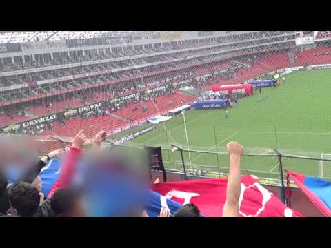 "El vino y la drQga me vuela la mente!" Barra: Mafia Azul Grana • Club: Deportivo Quito