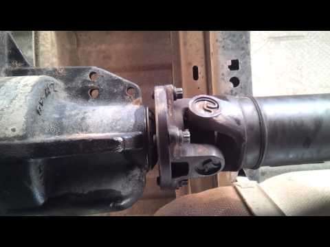 Play by slip yoke