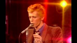 DAVID BOWIE performing &quot;1984&quot; at the Dick Cavett Show, December 5th 1974