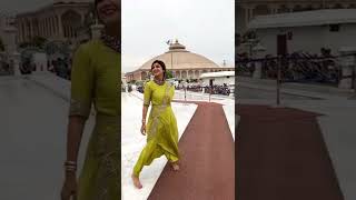 Download lagu Shilpa Shetty at Shree Dham Vrindavan mp3 Download lagu Shilpa Shetty at Shree Dham Vrindavan mp3