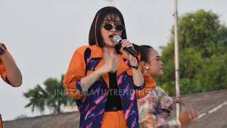 Download lagu Duo Anggrek Goyang Warga Indramayu di Karnaval SCTV mp3 Download lagu Duo Anggrek Goyang Warga Indramayu di Karnaval SCTV mp3