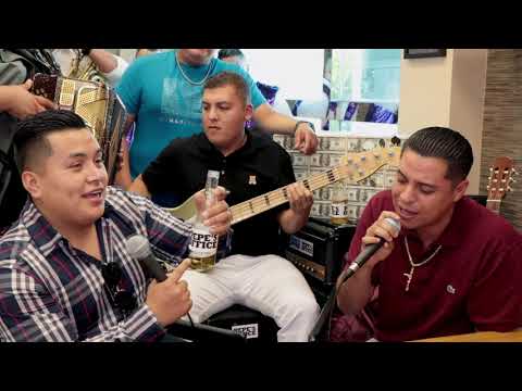 GRUPO FIRME - ENTRE BOTELLAS  (Versión Pepe's Office)
