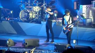 Kaiser Chiefs - Falling awake