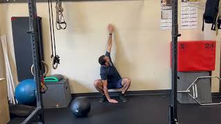 Deep Squat Overhead Reach thumbnail