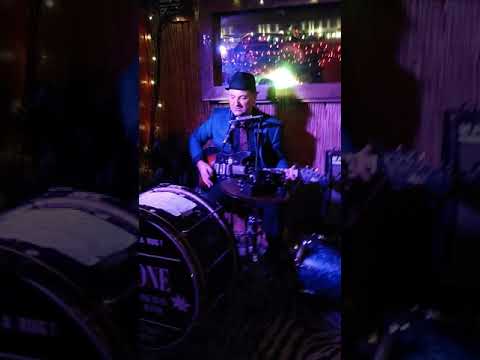 Hipbone Slim one man band @ London 22112019