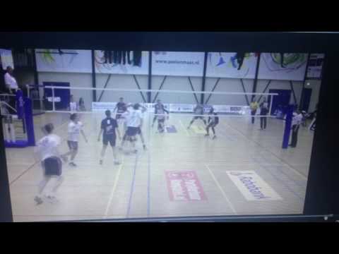 Tom Feldkamp serveert ons naar een 0-3 overwinning bij koploper Peelpush