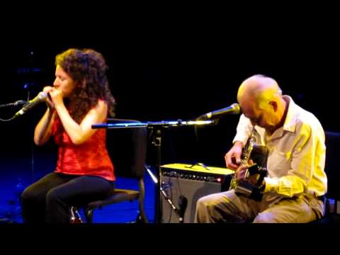 Paul Rishell & Annie Raines at Bluesfest 2010