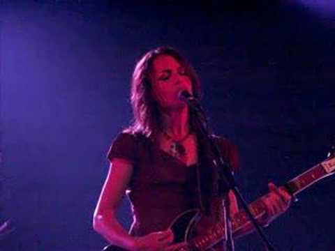 Susanna Hoffs - Different Drum