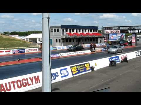 Ford Mondeo ST220 versus Volvo 850 T5-R Santa Pod 1/4 mile