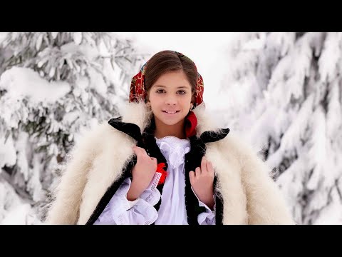 Claudia Rednic  🔔Asta-i seara de Craciun ❄️colinda Nou 2023