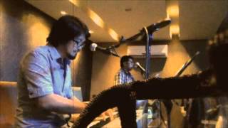 Livin it up Cover by Edil w/ The Hankaks