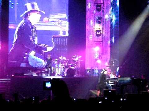Guns n Roses - November rain (Prague, 27.9.2010)