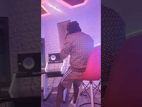 @Icebeatchillz producing music with @beenie man before the hit AREA!