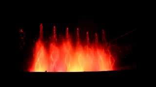 preview picture of video 'fontane danzanti/castello di Trezzo/ Natale 2013  FONTANE NALDYS IN CONCERTO'