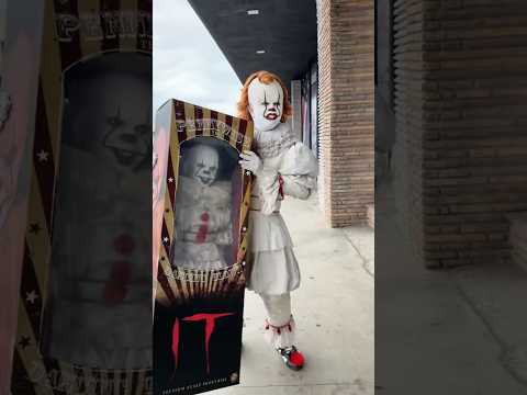Pennywise Got tricked into buying himself 😂🎈 #horror #pennywise #humor