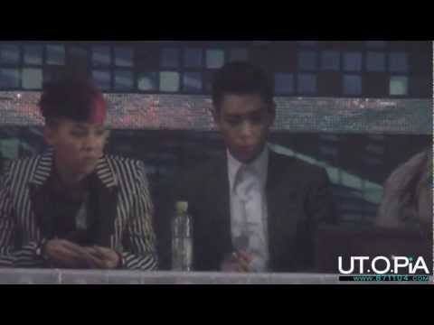 121229 SBS 가요대전 : 대기석에 앉은 탑